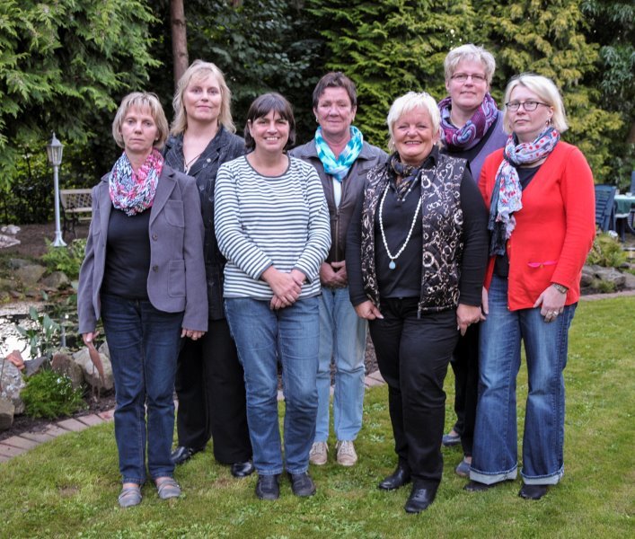 v.l.n.r.: Annette von Handorff, Petra Engelke, Renate Lindemann, Elsbeth von Handorff, Gertrud Landwehr, Doris Mey und Sabin Tanklage